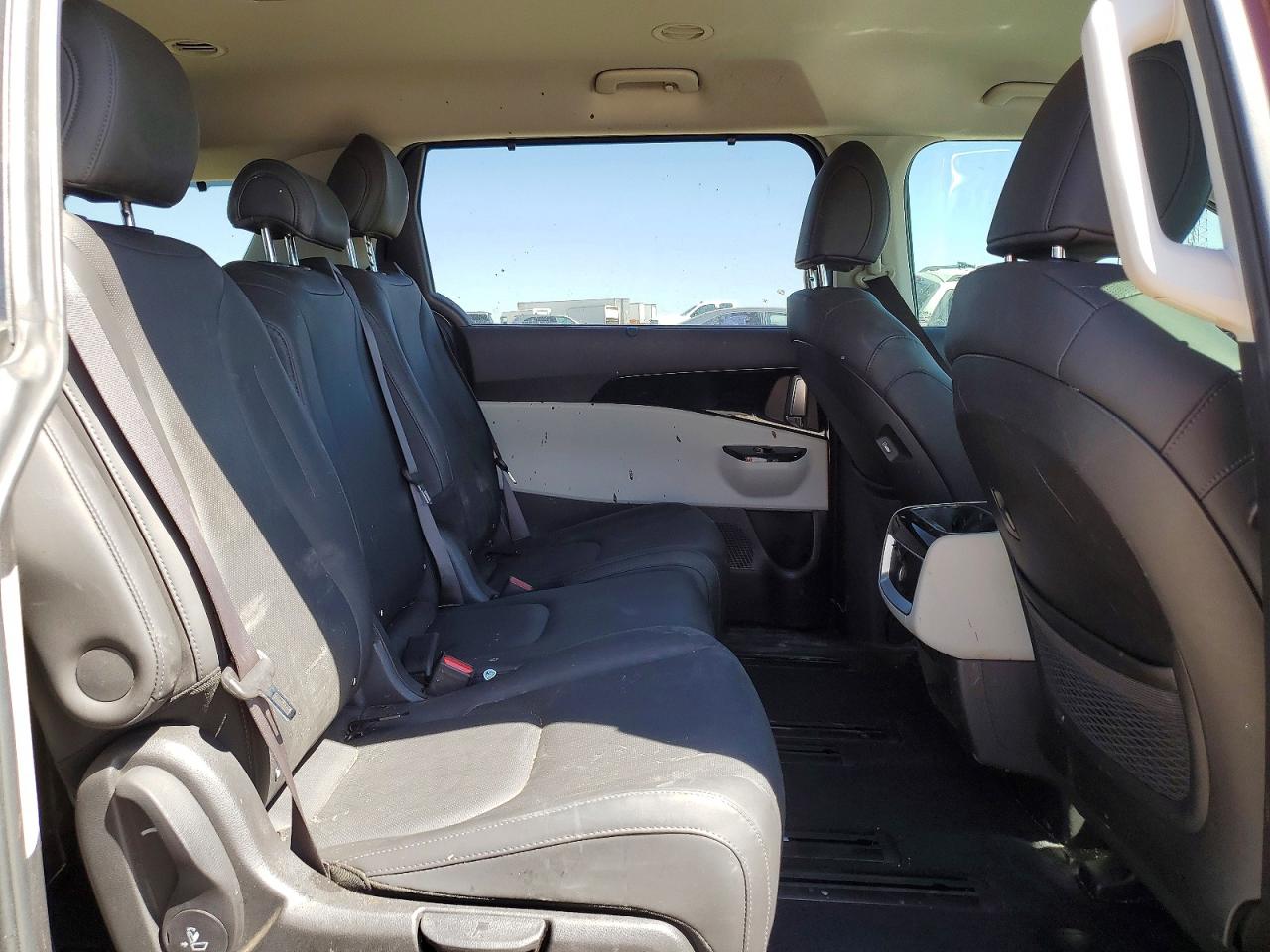 KIA CARNIVAL 2022 — 12