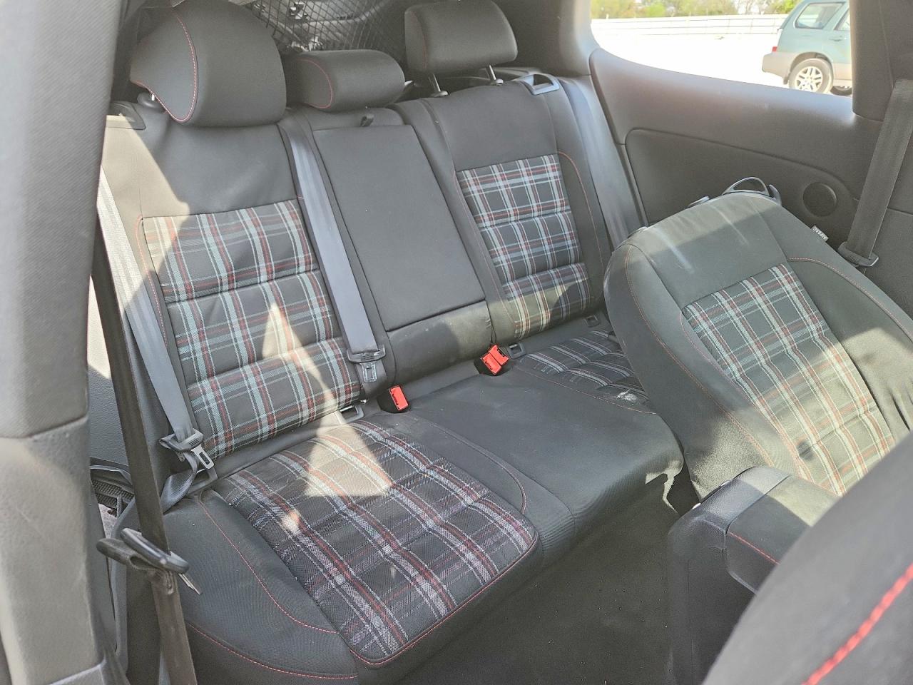 VOLKSWAGEN GTI 2012 — 11
