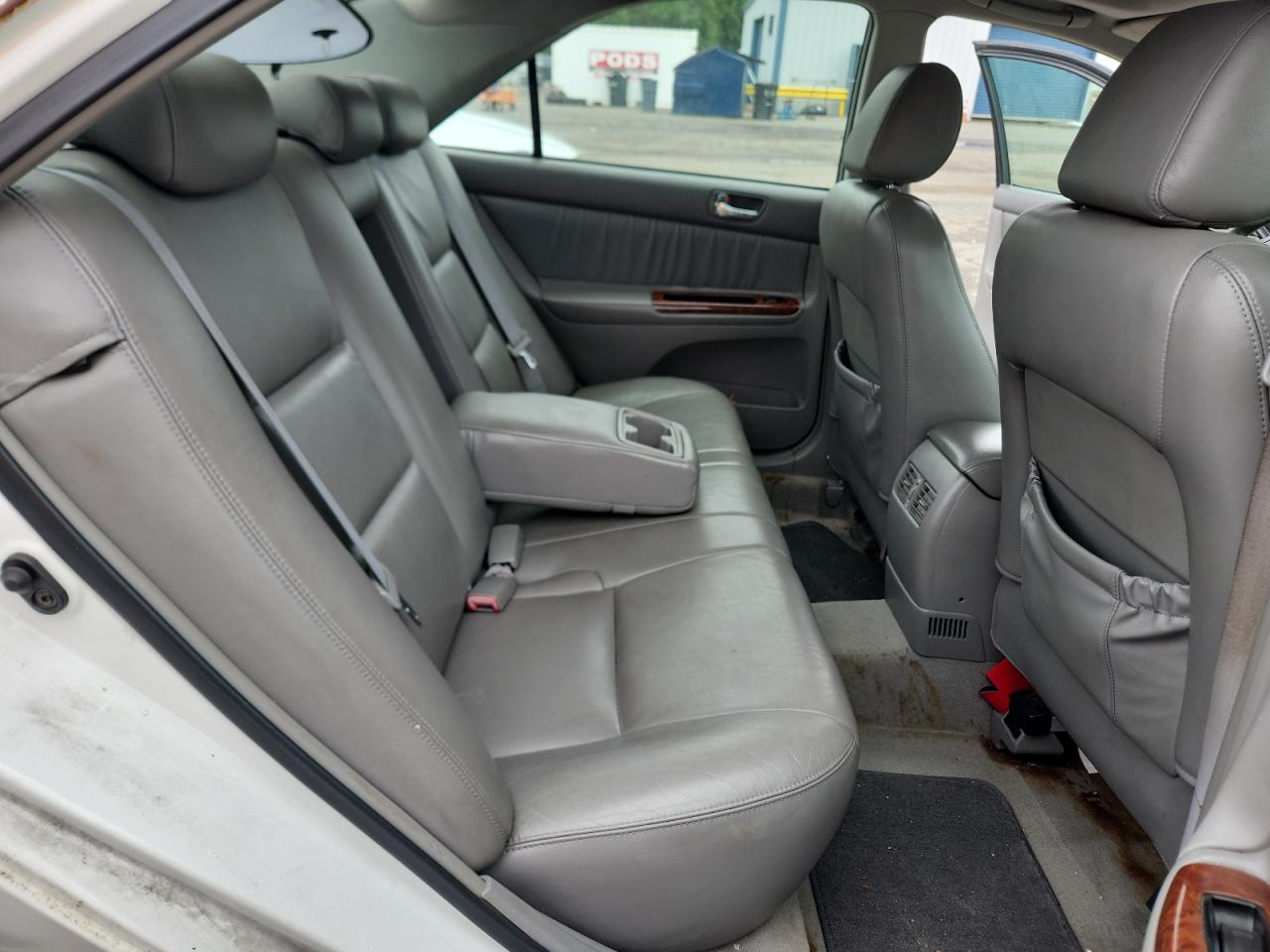 TOYOTA CAMRY 2005 — 11
