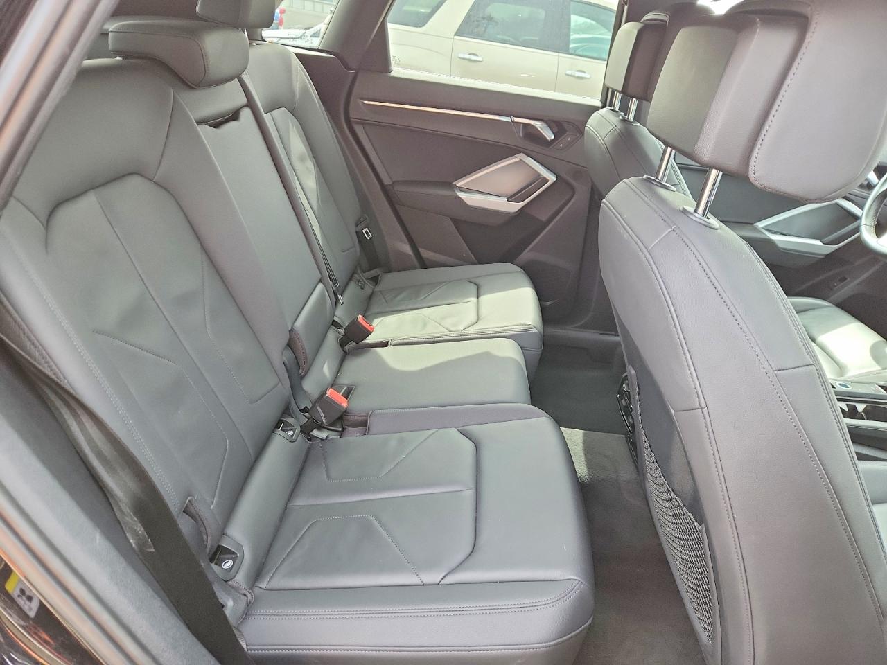 AUDI Q3 2021 — 12