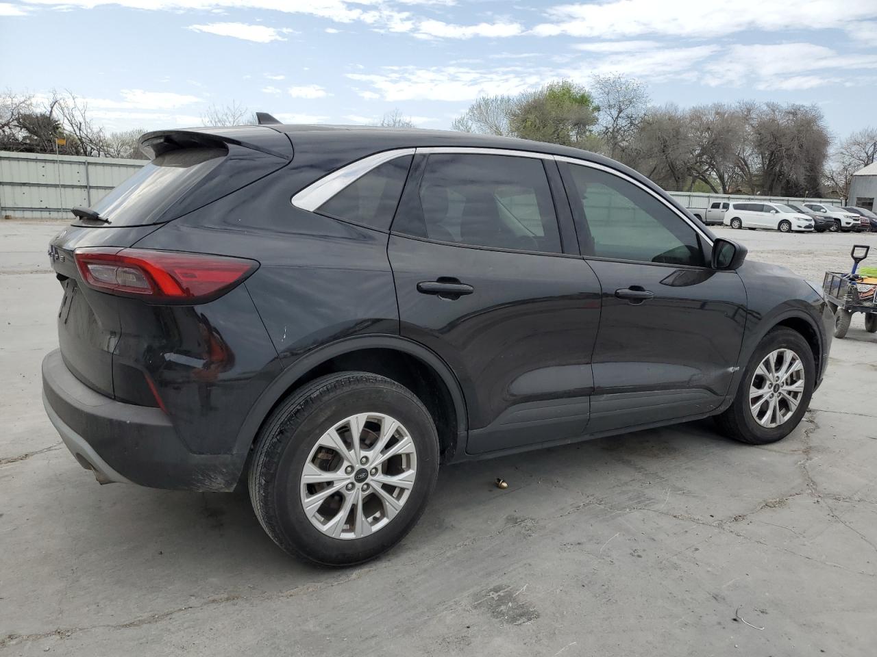 FORD ESCAPE 2023 — 4