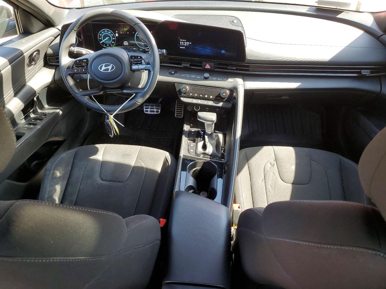 HYUNDAI ELANTRA HYBRID 2025 — 9