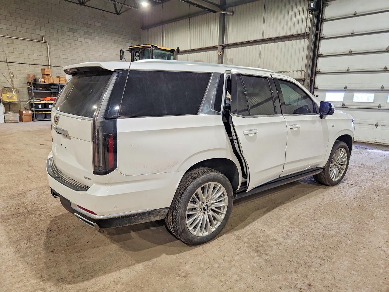 CADILLAC ESCALADE 2027 — 4