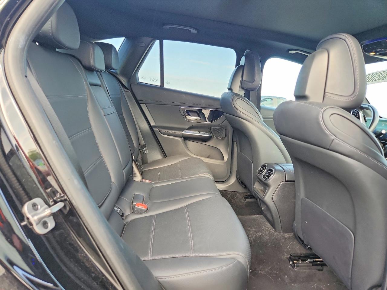MERCEDES-BENZ GLC 2023 — 12