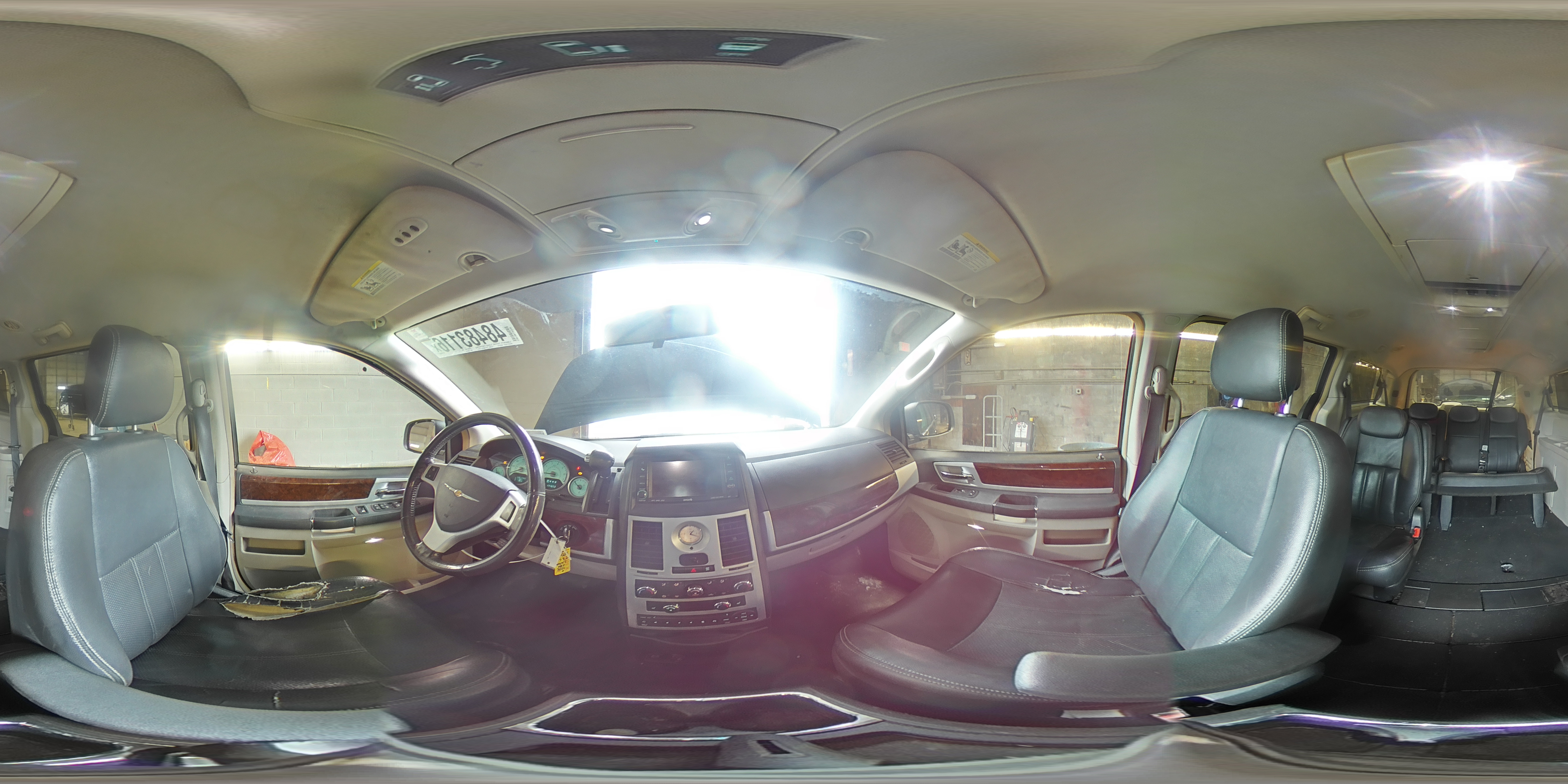 CHRYSLER TOWN & COUNTRY 2010 — 15