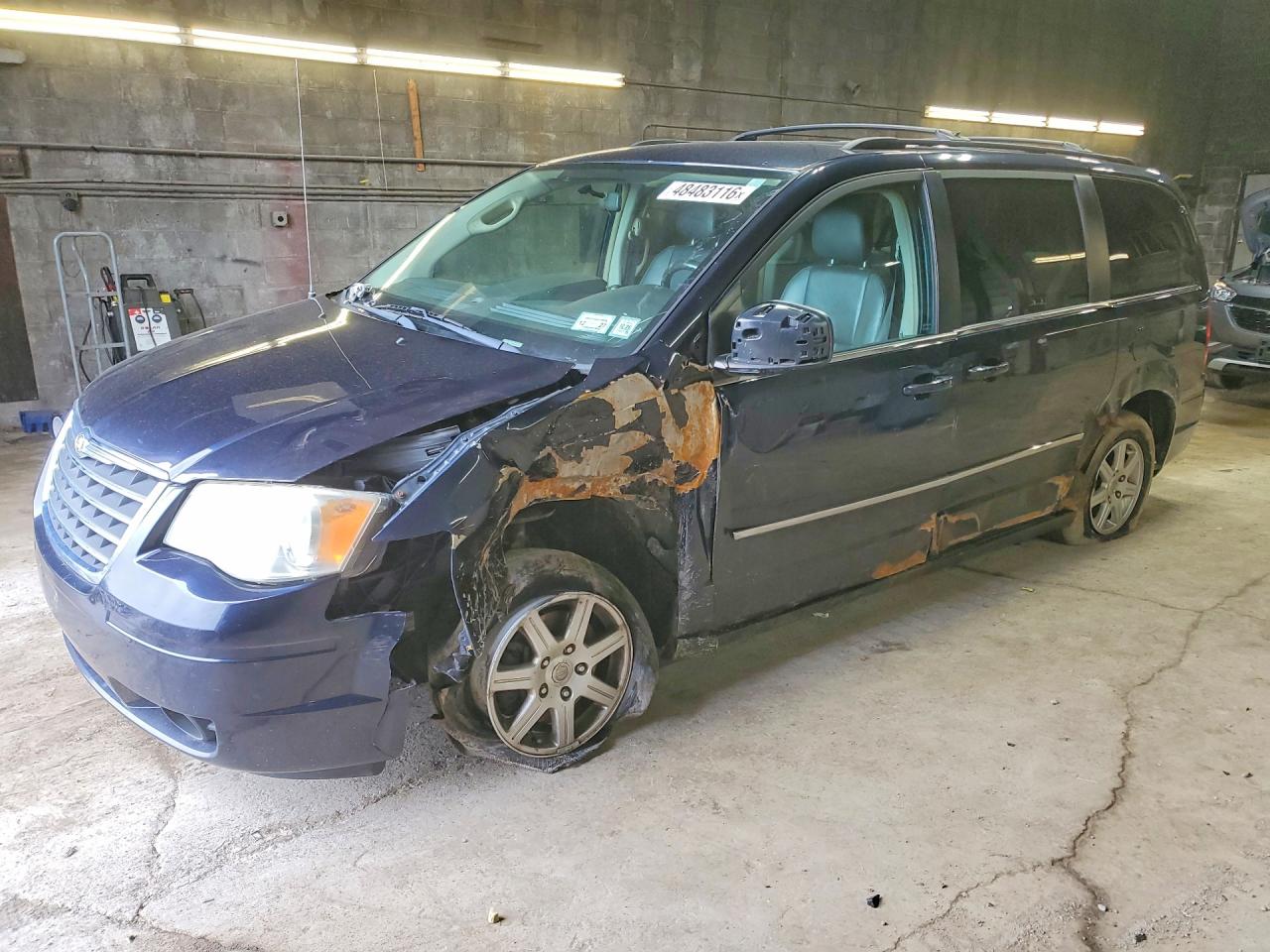 CHRYSLER TOWN & COUNTRY 2010 — 2
