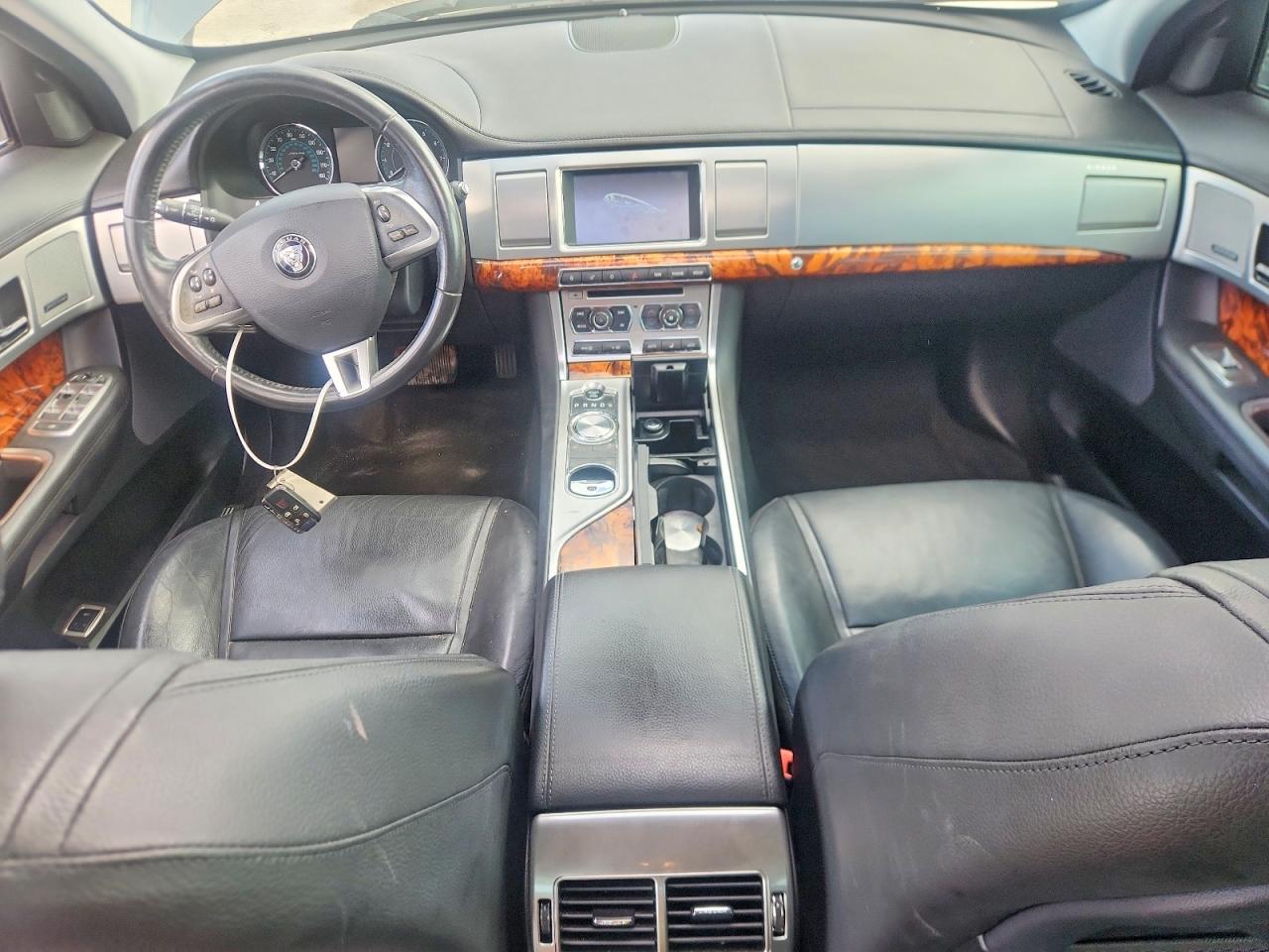 JAGUAR XF 2015 — 9