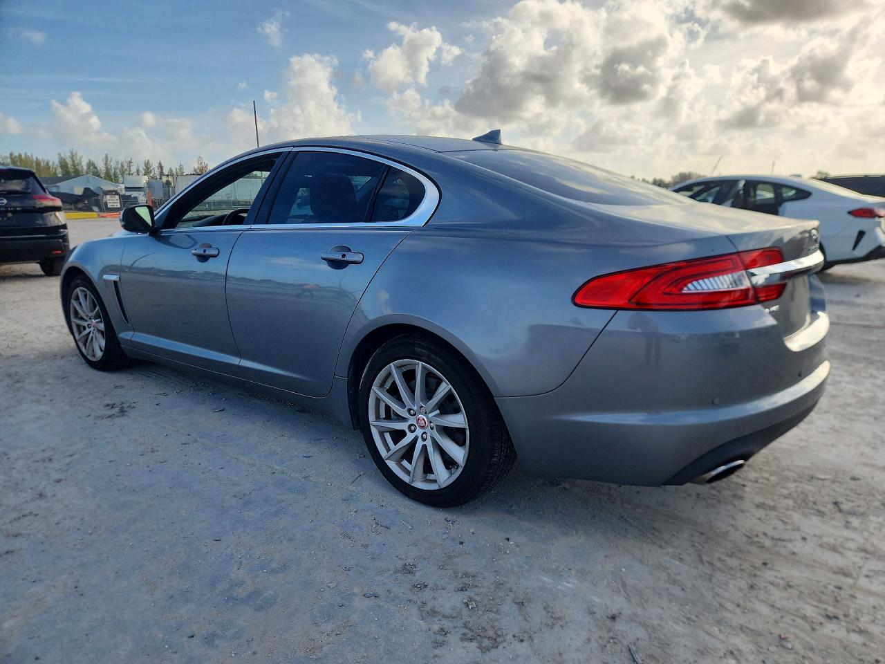 JAGUAR XF 2015 — 3
