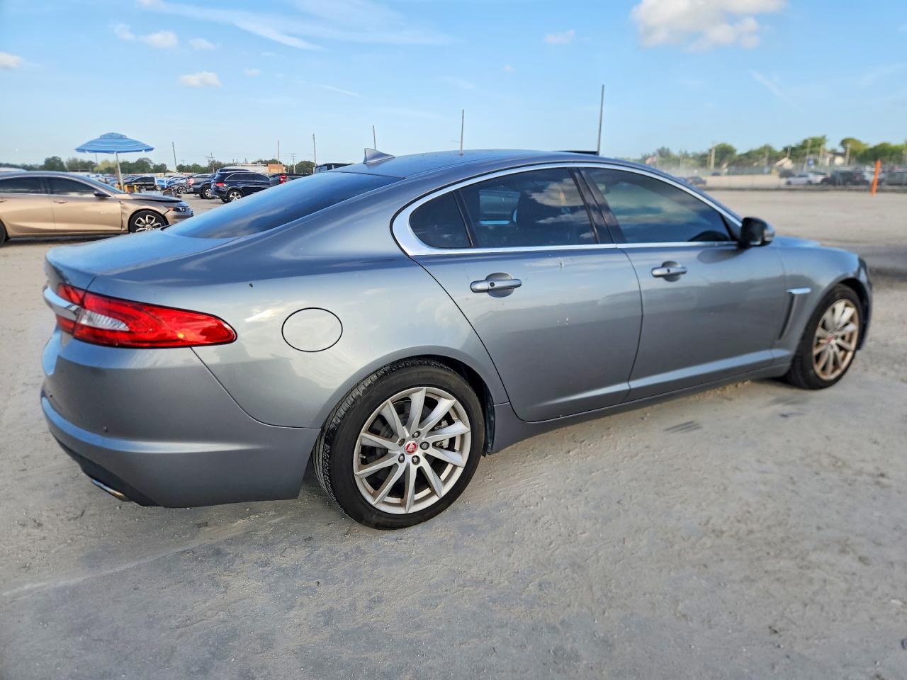 JAGUAR XF 2015 — 4