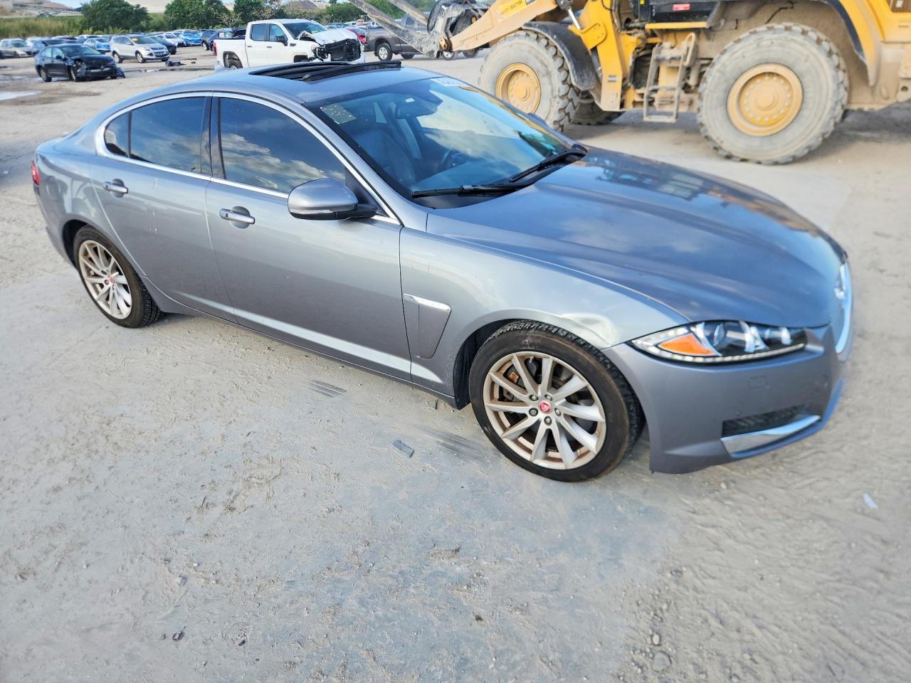 JAGUAR XF 2015 — 5