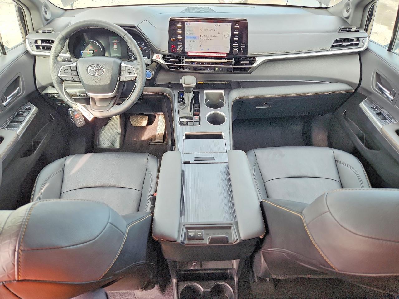 TOYOTA SIENNA 2024 — 9