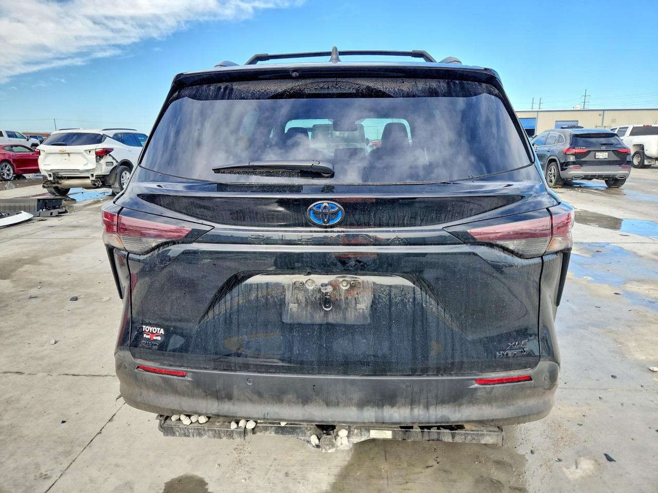 TOYOTA SIENNA 2024 — 7