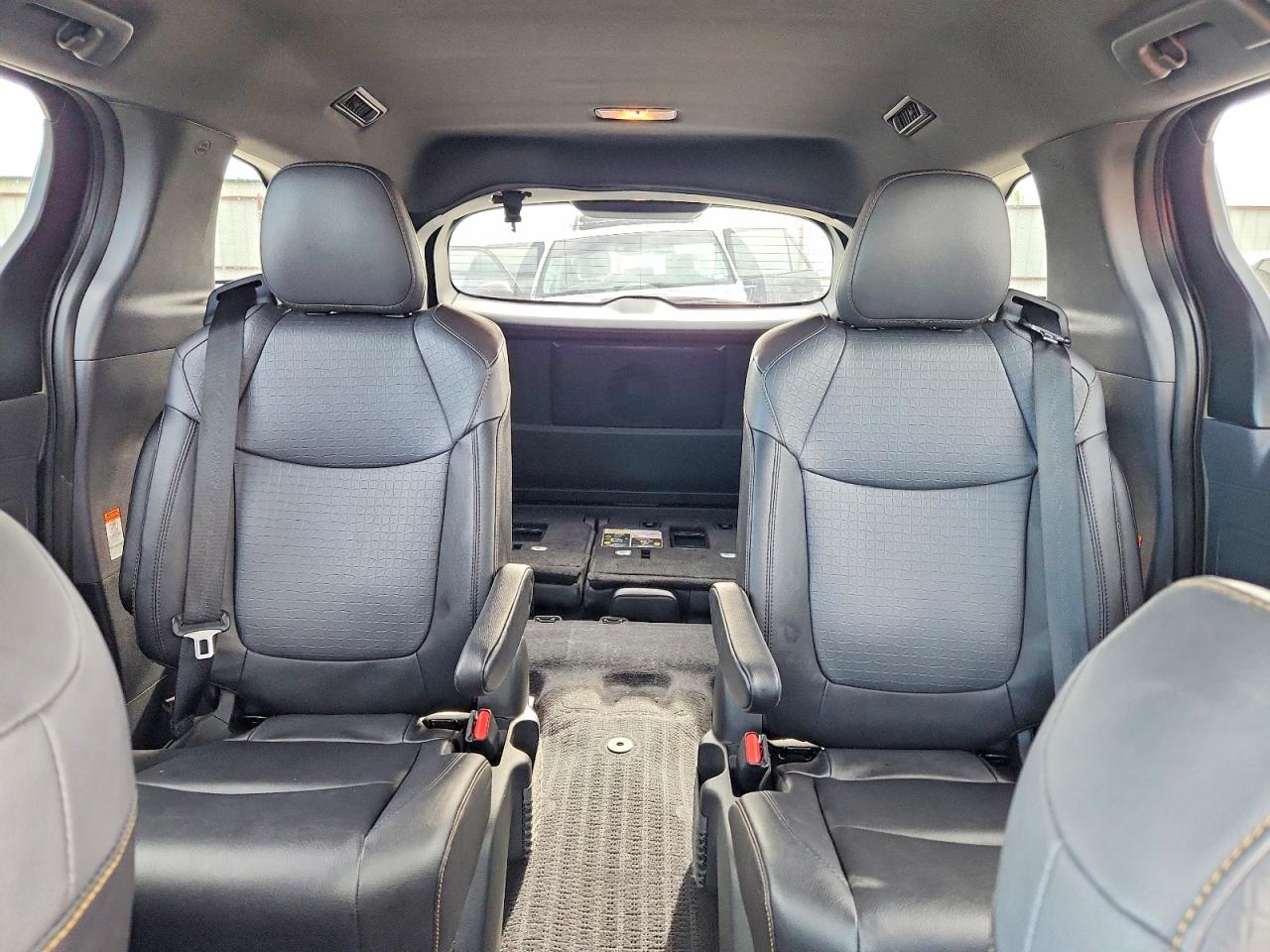 TOYOTA SIENNA 2024 — 11