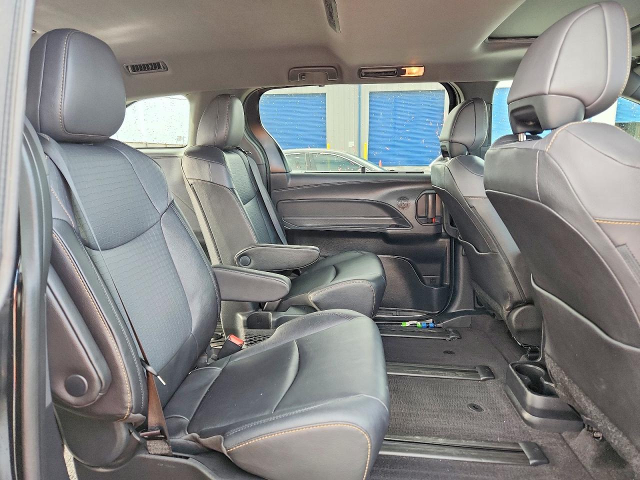 TOYOTA SIENNA 2024 — 12