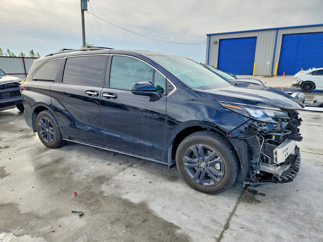 TOYOTA SIENNA 2024 — 5