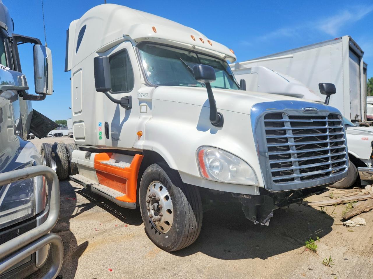 FREIGHTLINER CASCADIA 125 2016 — 2