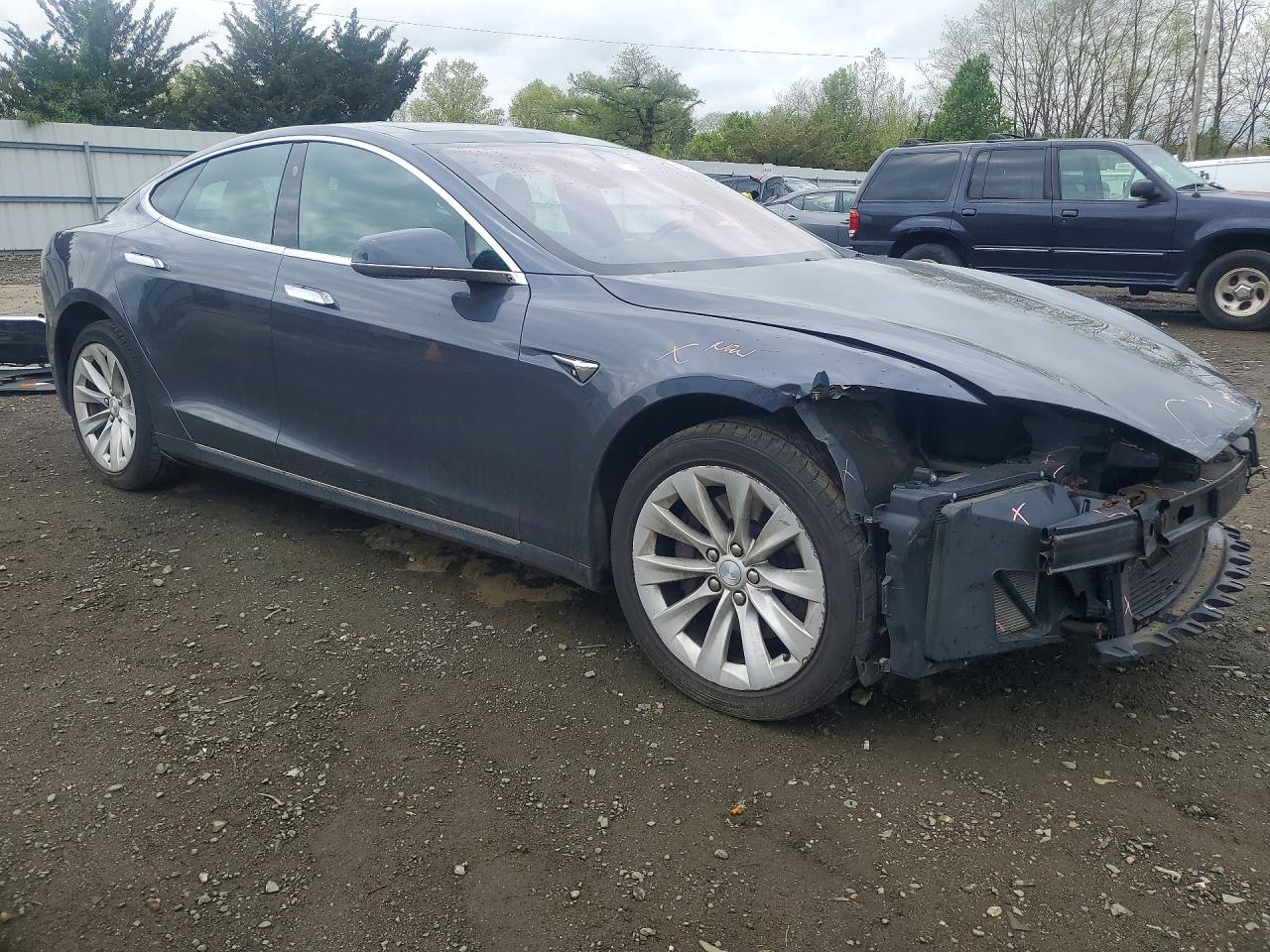 TESLA MODEL S 2017 — 5
