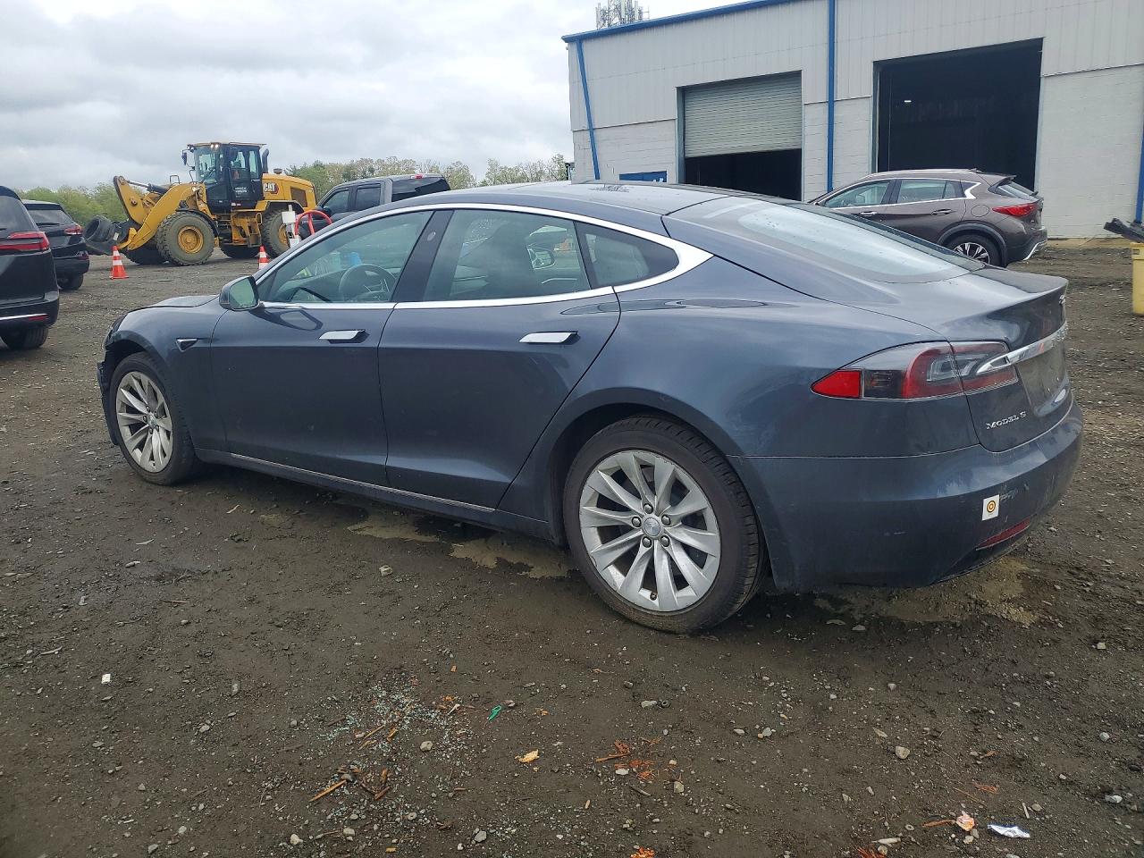 TESLA MODEL S 2017 — 3