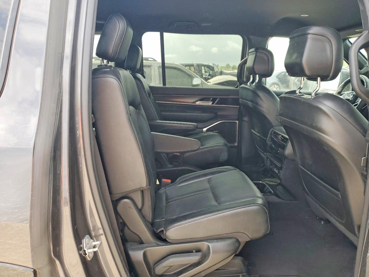 JEEP WAGONEER 2024 — 12