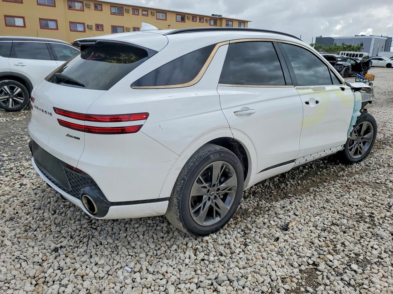 GENESIS GV70 2022 — 4