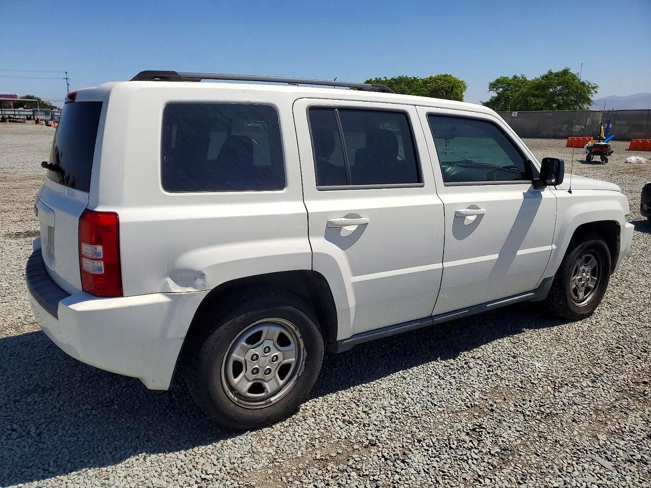 JEEP PATRIOT 2010 — 4