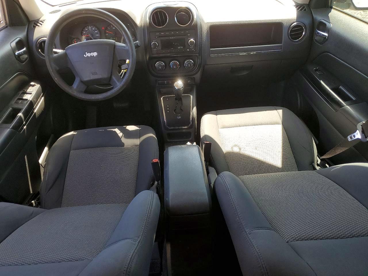 JEEP PATRIOT 2010 — 9