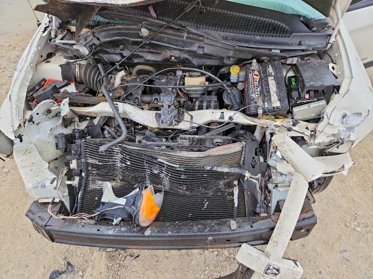 DODGE GRAND CARAVAN 2005 — 13