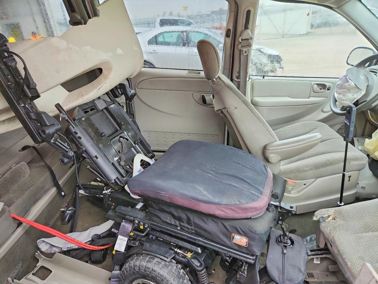 DODGE GRAND CARAVAN 2005 — 12