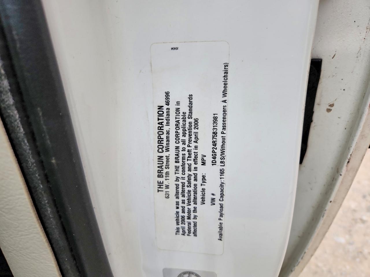 DODGE GRAND CARAVAN 2005 — 14