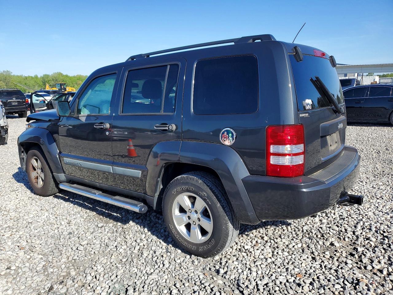 JEEP LIBERTY 2010 — 3