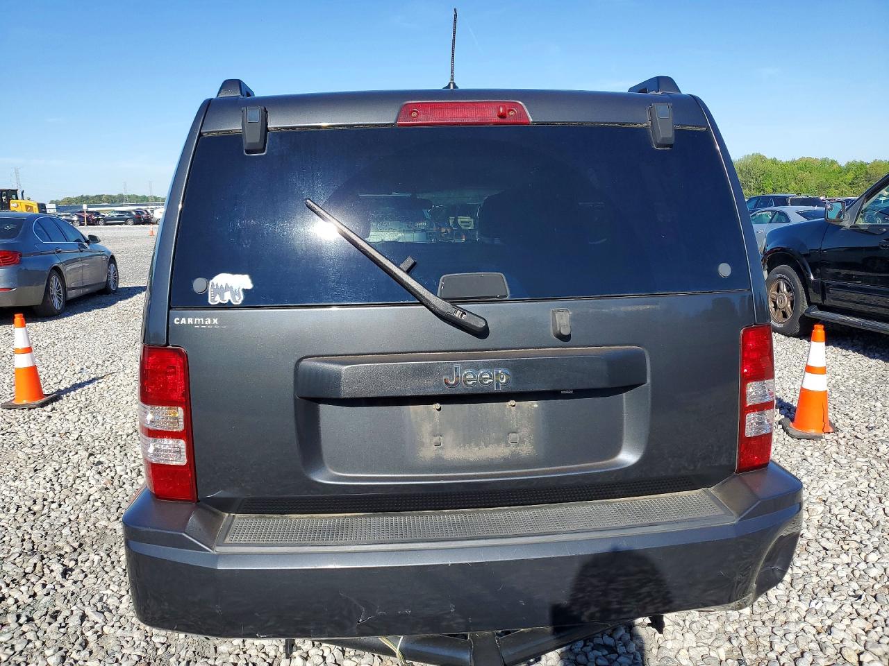 JEEP LIBERTY 2010 — 7