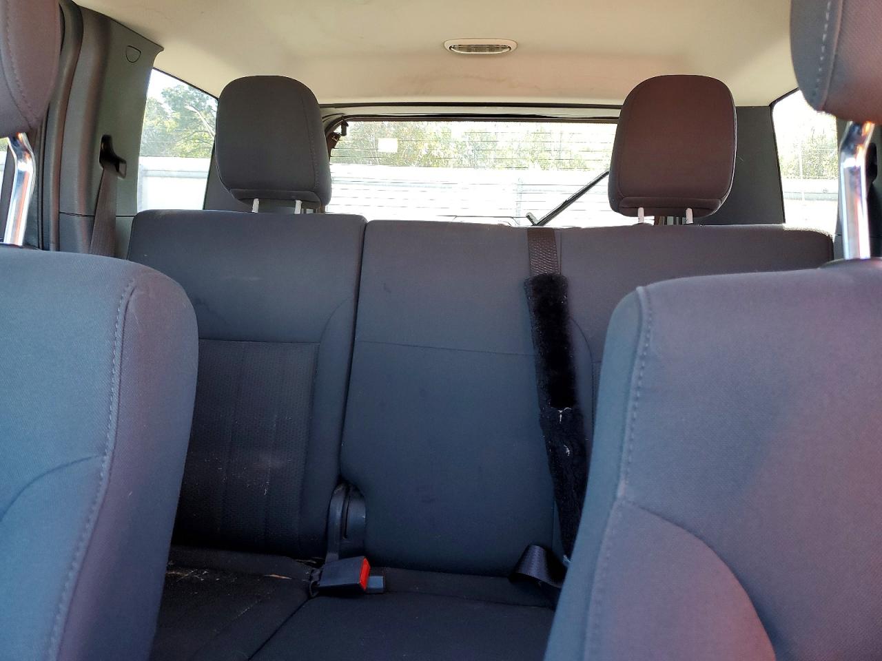 JEEP LIBERTY 2010 — 11