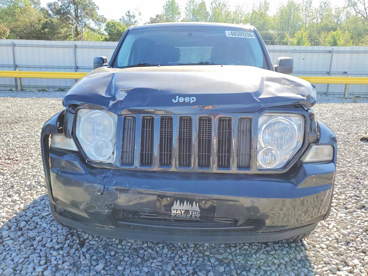 JEEP LIBERTY 2010 — 6
