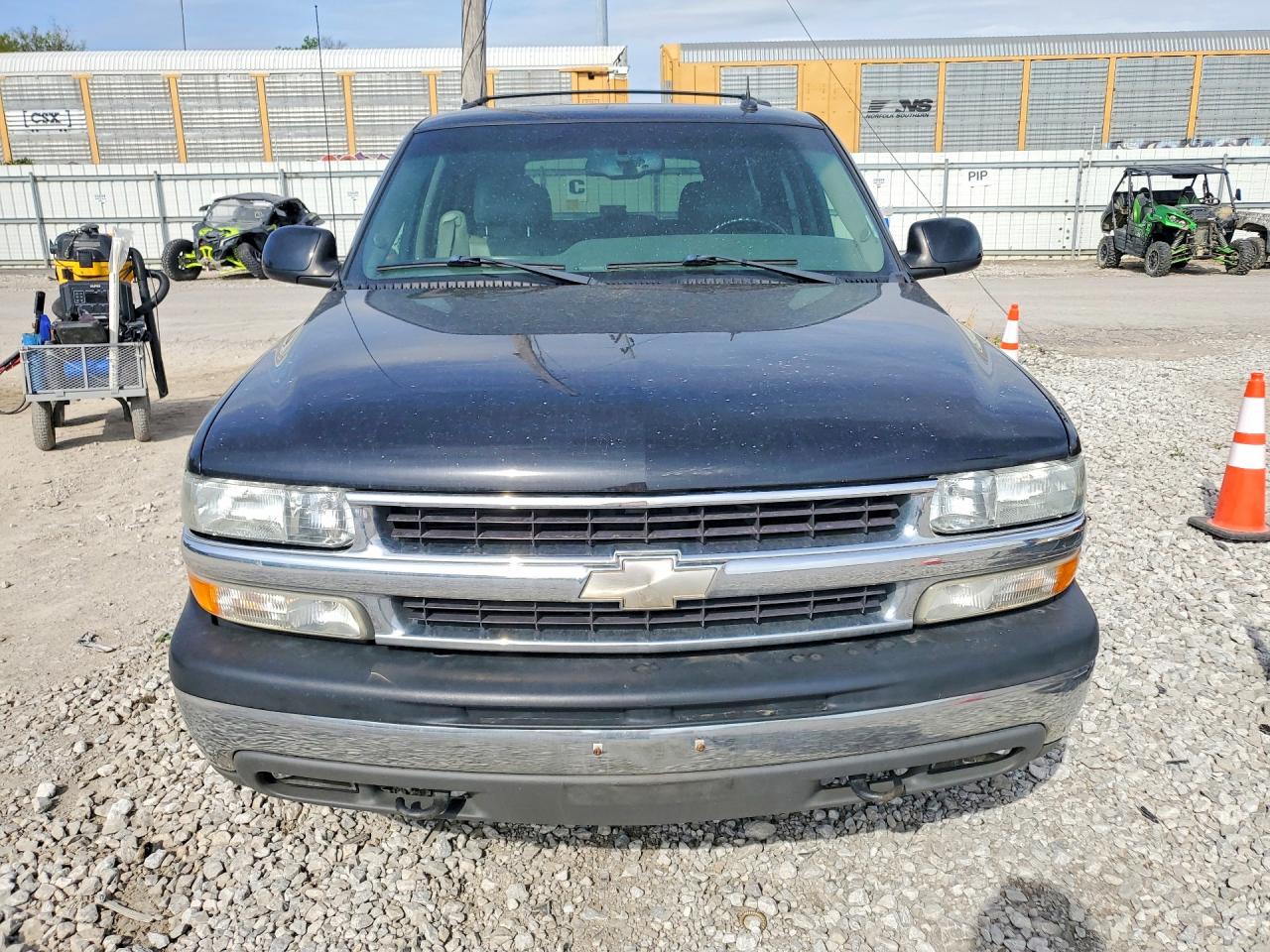 CHEVROLET TAHOE 2003 — 6