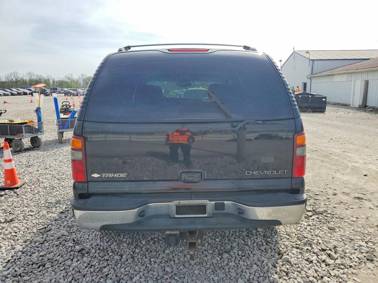 CHEVROLET TAHOE 2003 — 7