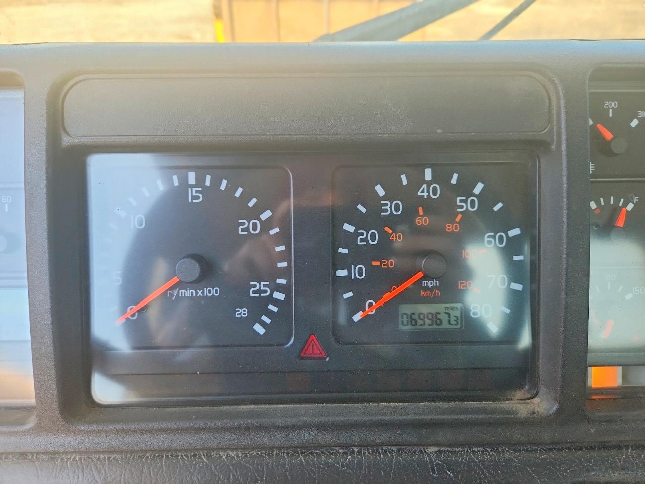 VOLVO VHD 2002 — 9