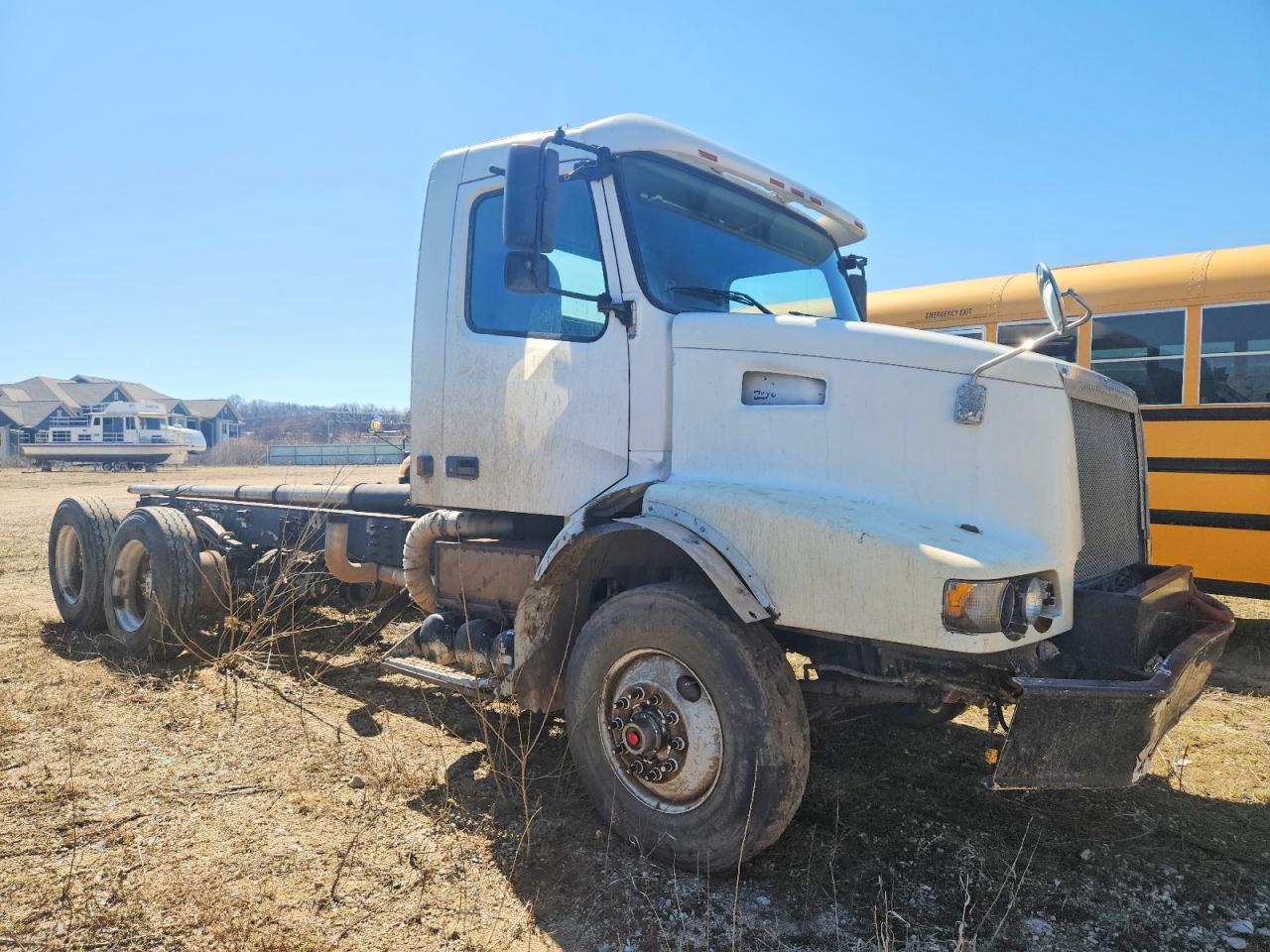 VOLVO VHD 2002 — 2