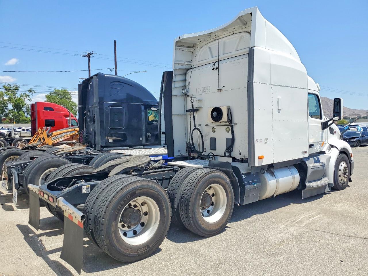 2017 PETERBILT 579
