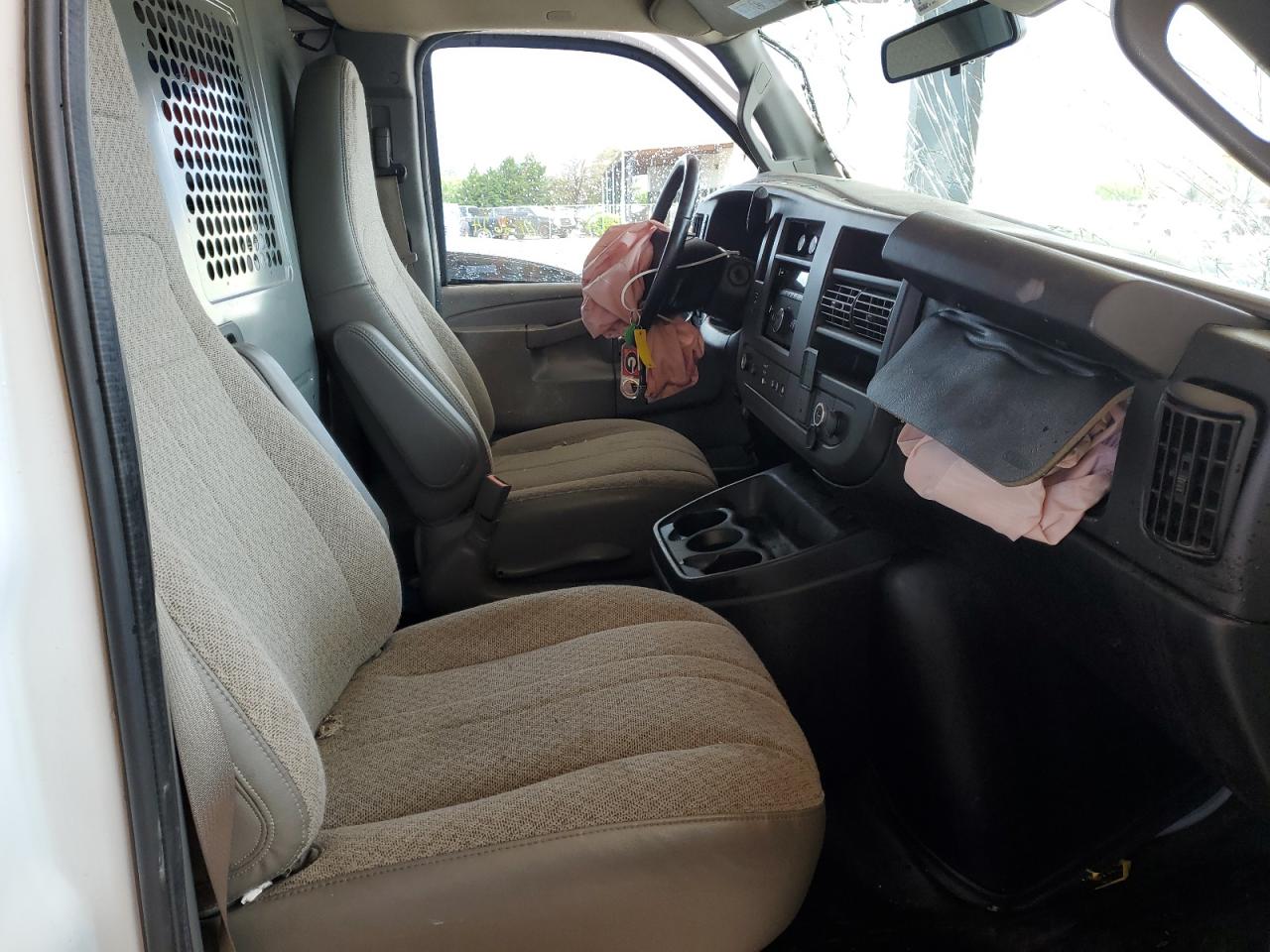 CHEVROLET EXPRESS G3500 2020 — 8