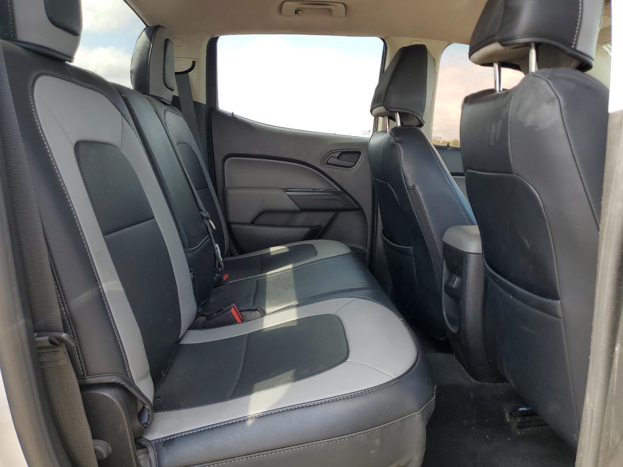 CHEVROLET COLORADO 2018 — 11