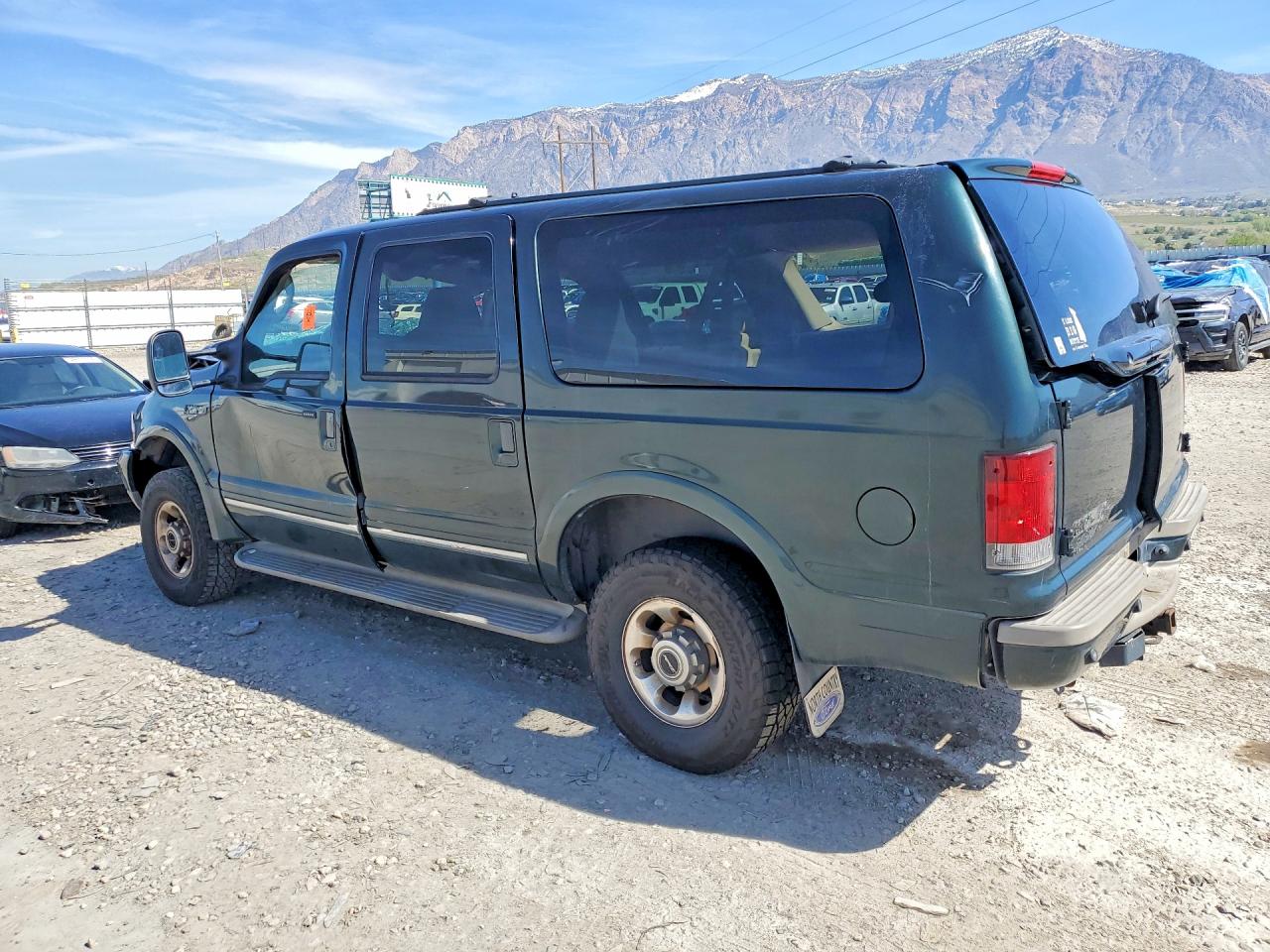 FORD EXCURSION 2003 — 3