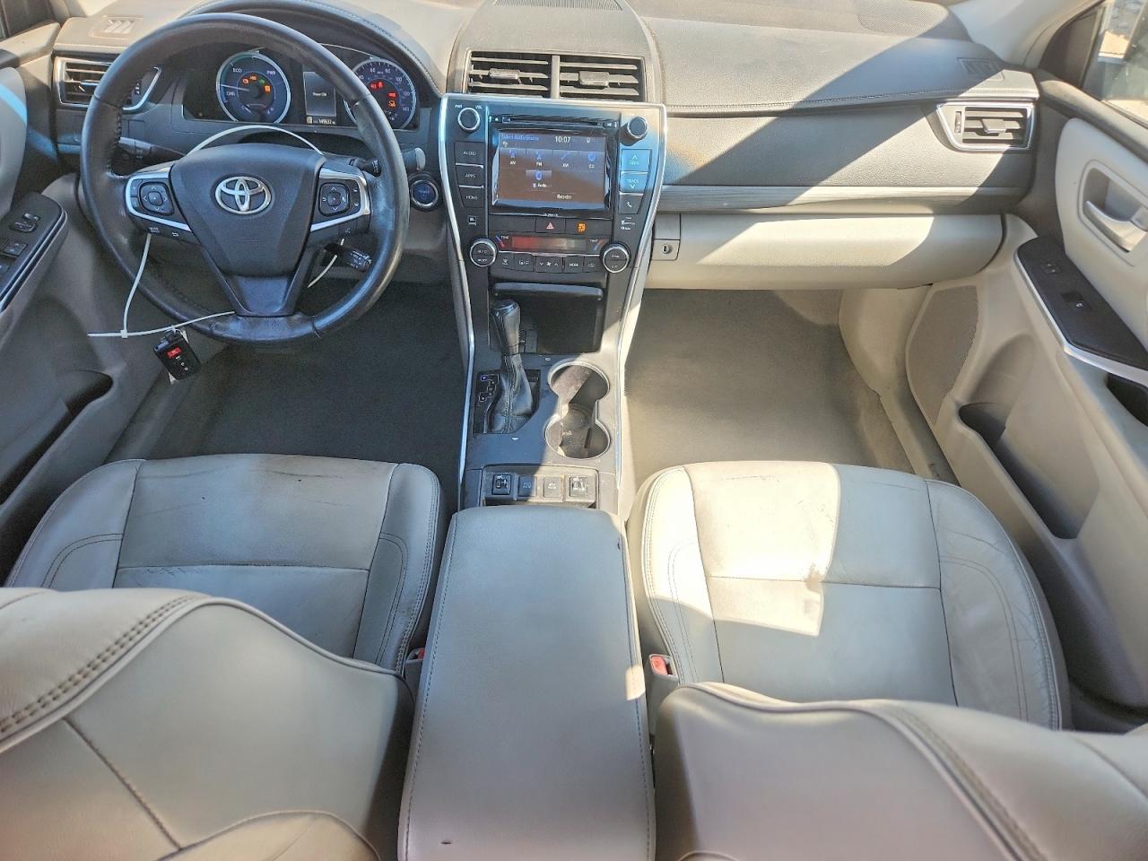 TOYOTA CAMRY HYBRID 2017 — 9