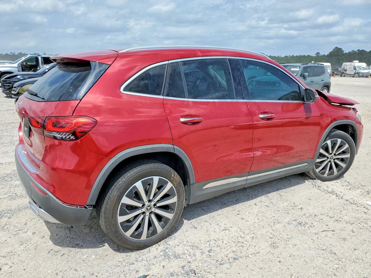 MERCEDES-BENZ GLA 2021 — 4