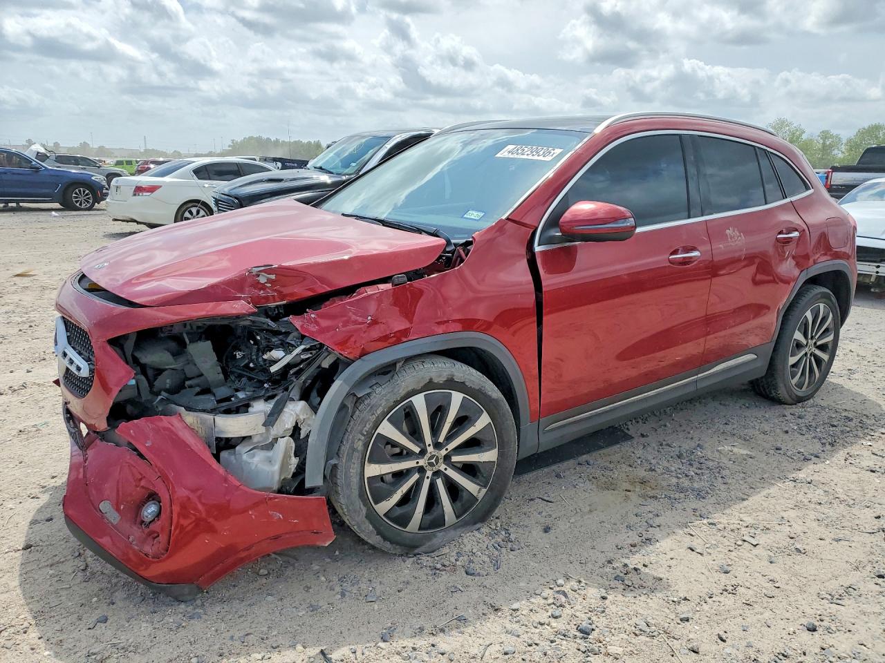 MERCEDES-BENZ GLA 2021 — 2