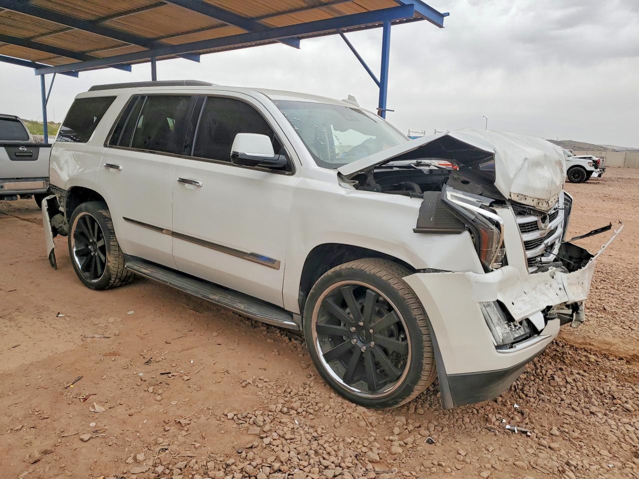 CADILLAC ESCALADE 2016 — 5