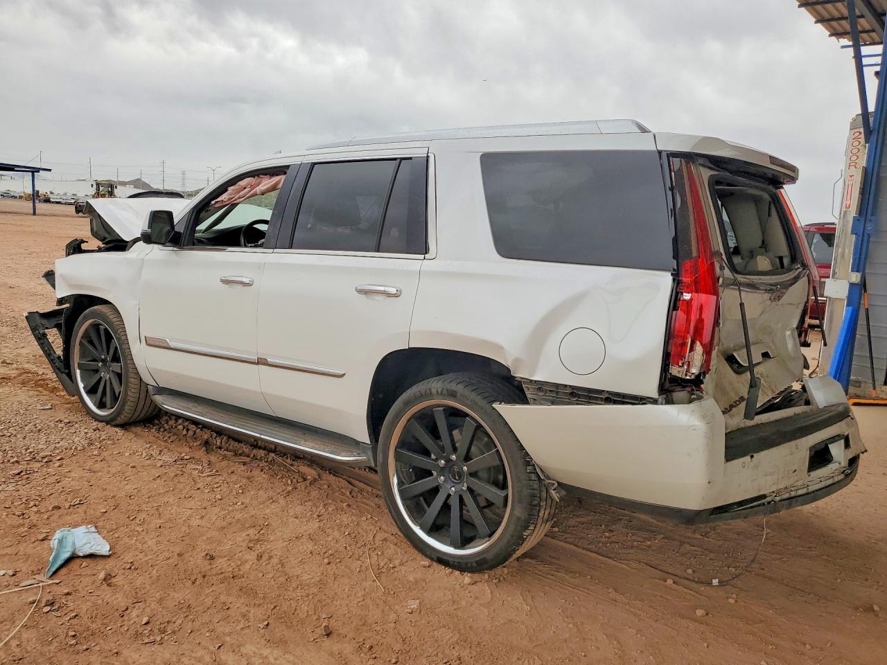 CADILLAC ESCALADE 2016 — 3
