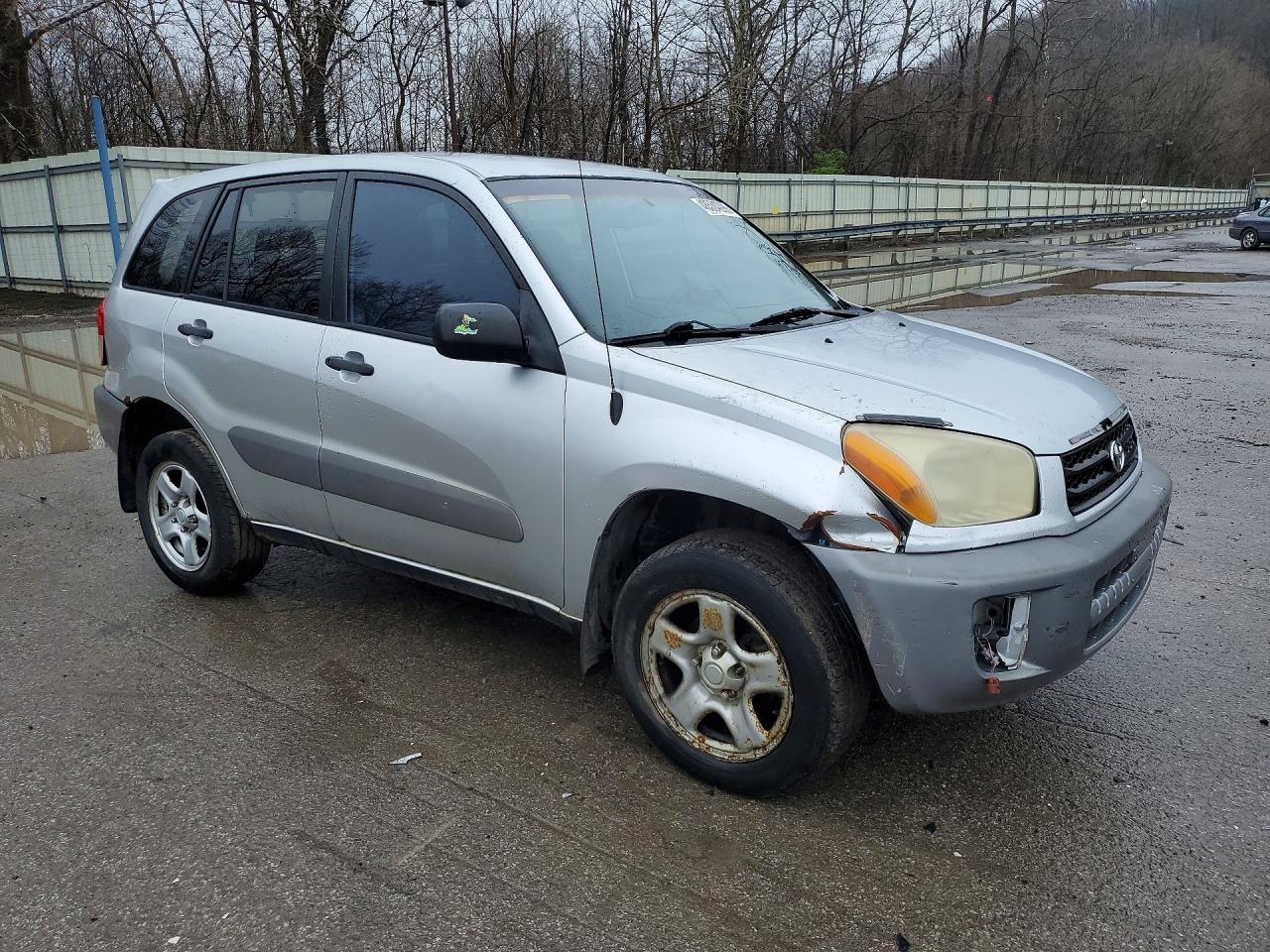 TOYOTA RAV4 2002 — 5