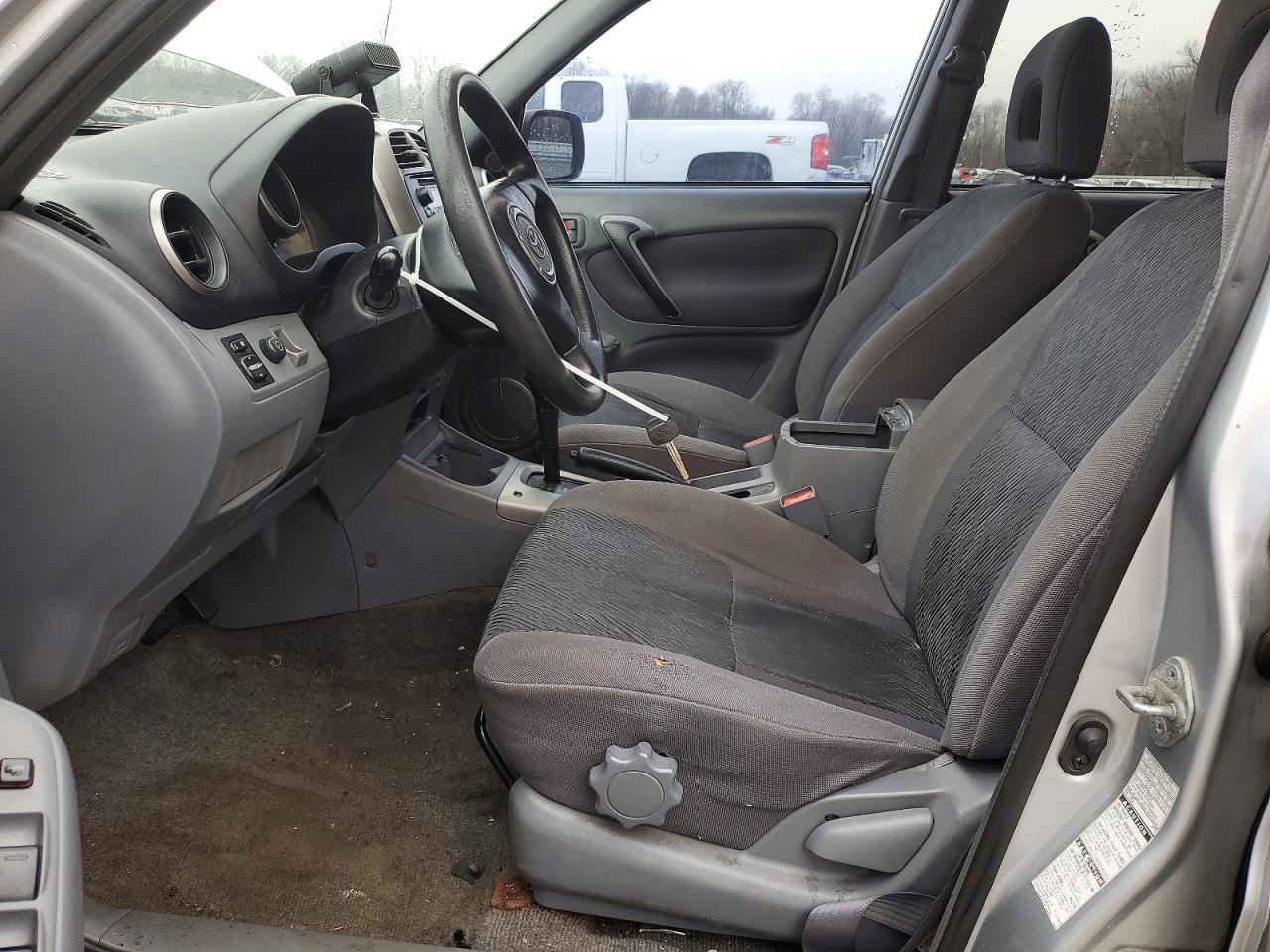 TOYOTA RAV4 2002 — 8