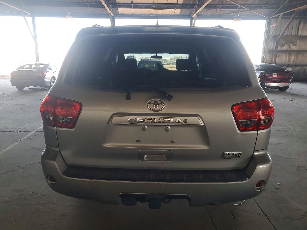 TOYOTA SEQUOIA 2016 — 7