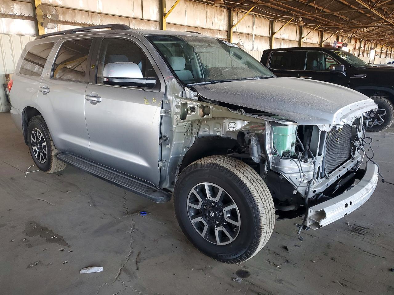 TOYOTA SEQUOIA 2016 — 5